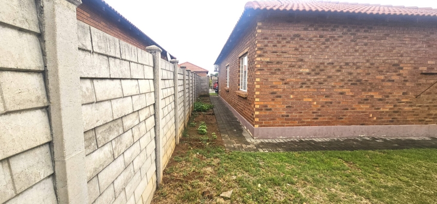 To Let 3 Bedroom Property for Rent in Waterkloof East North West